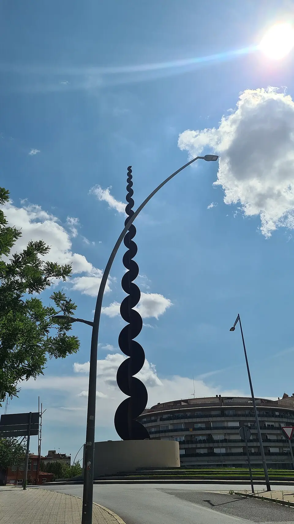 Monument a la dona treballadora (Andreu Alfaro)