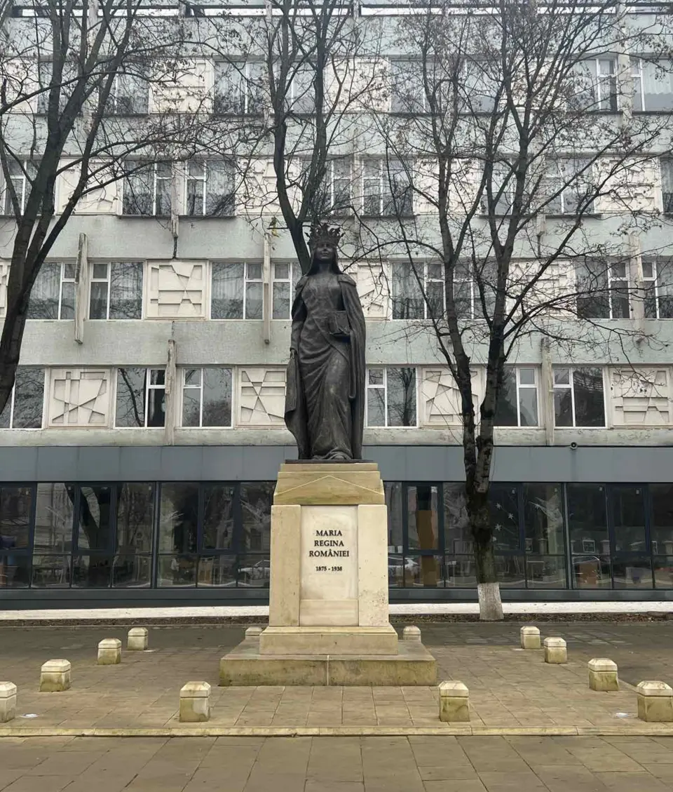 Statuia Reginei Maria