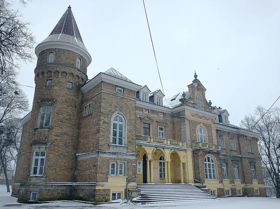 Pałac Dobieckich w Łopusznie