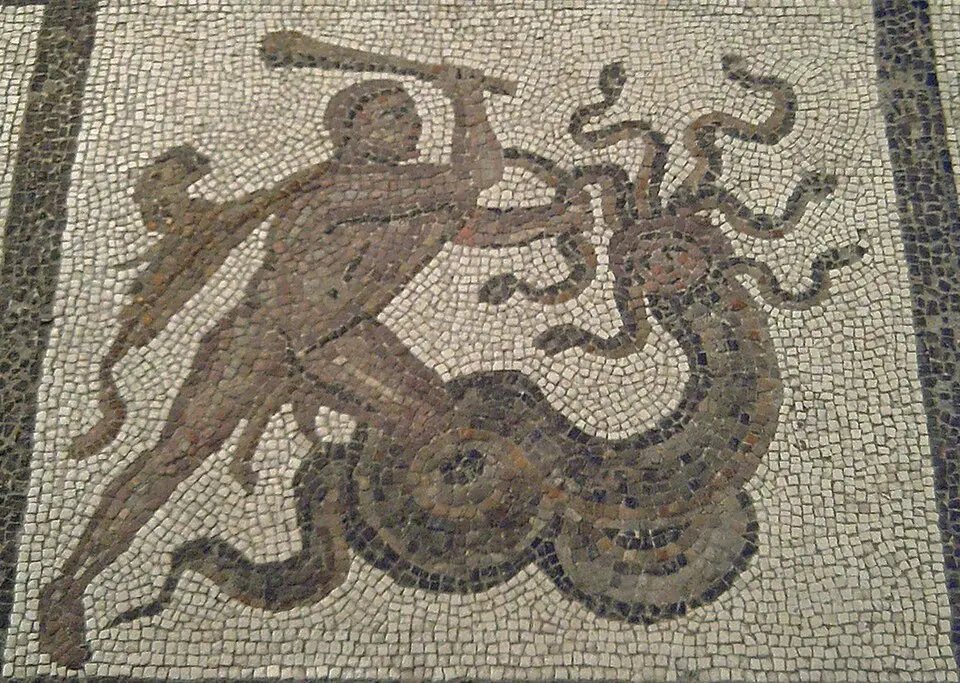 Slika: Flickr: Mosaico Trabajos Hércules (M.A.N. Madrid) 02. Author: : Luis García, 25 August 2007. · CC BY-SA 2.0 Pla de l'Arc