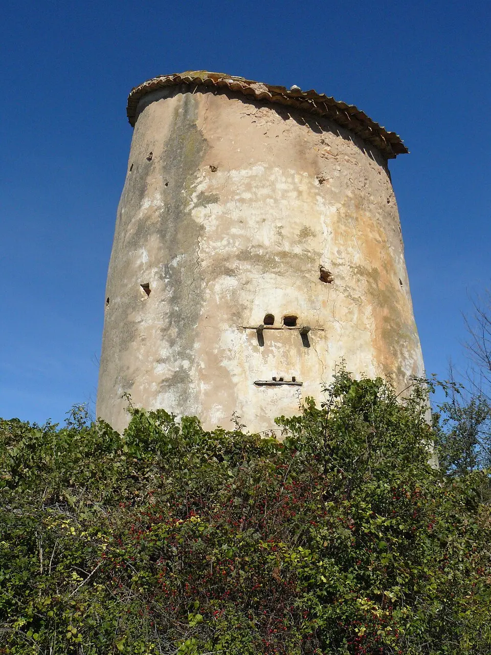 Image: Rowanwindwhistler · CC BY-SA 3.0 Watchtower of Mosarejos