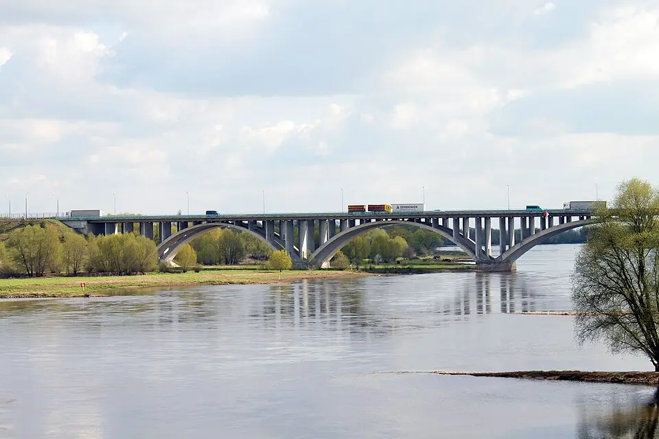 Kép: Janusz J. · CC BY-SA 3.0 Oderbrücke Frankfurt