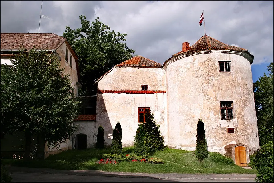 Alsunga Castle