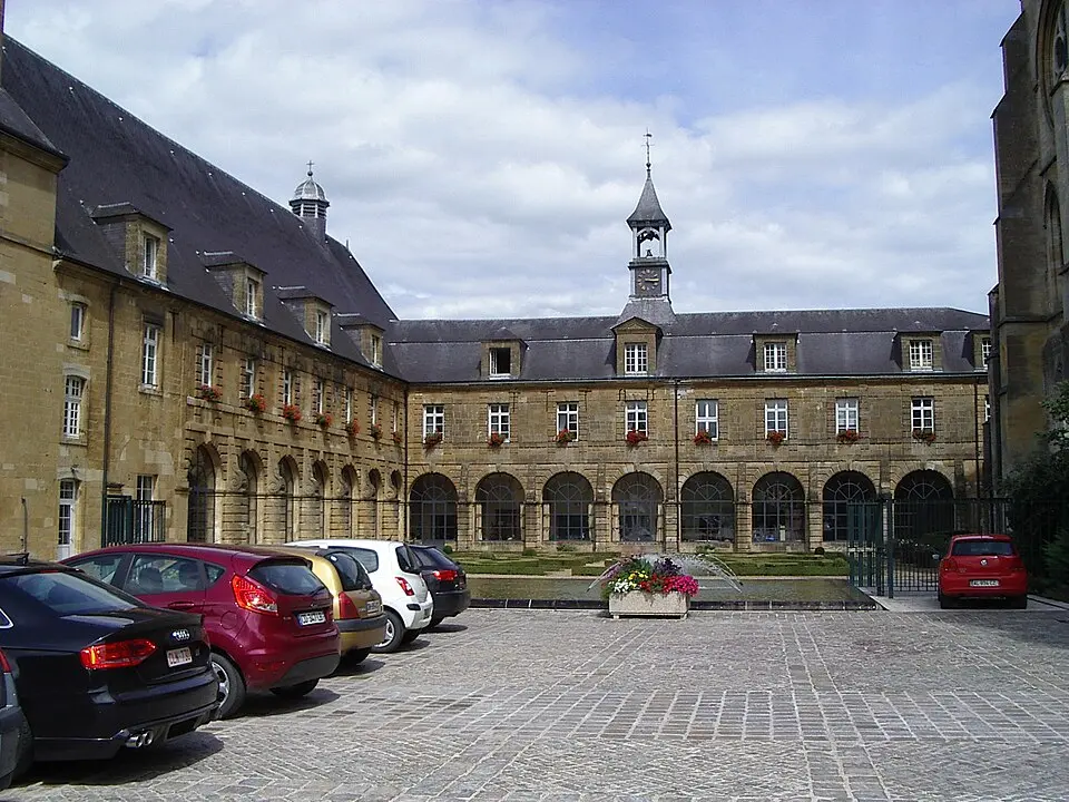 monastère de Mouzon
