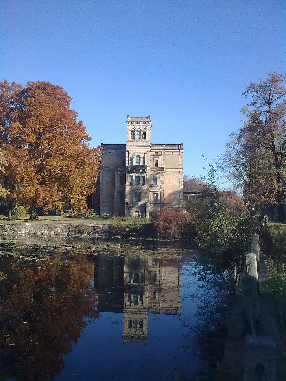 Pałac w Mrowinach