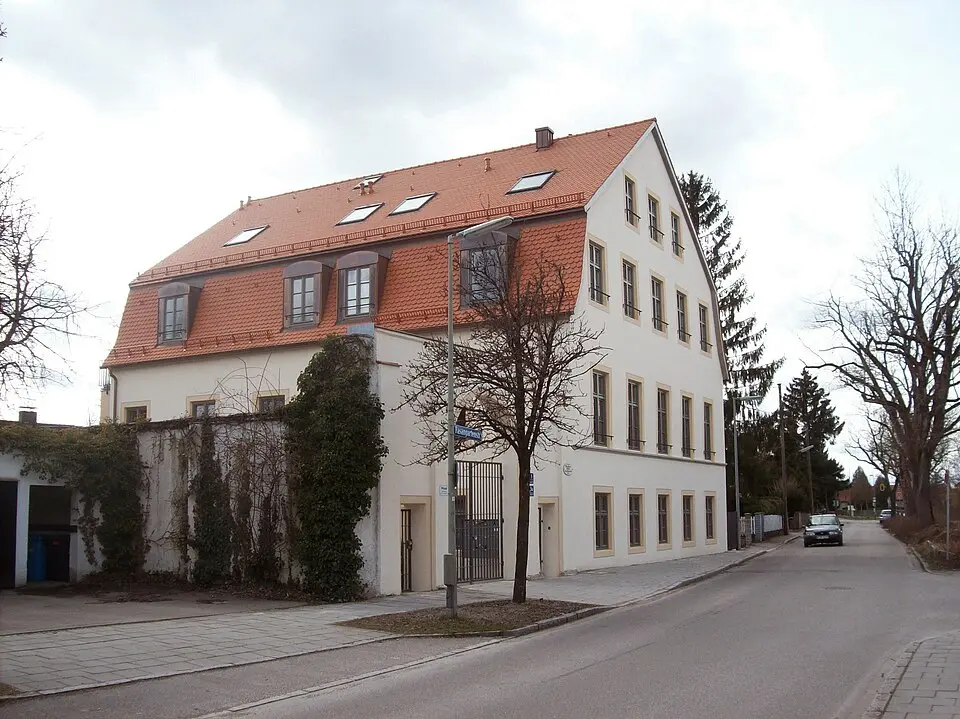 Image: Benutzer:Donaulustig · Public domain Schloss Perlachsoed