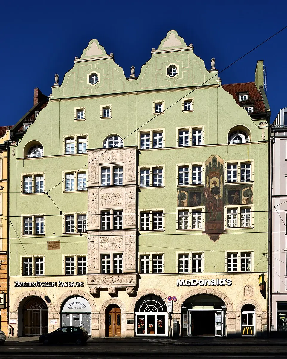 Zweibrückenstraße 8 (München)