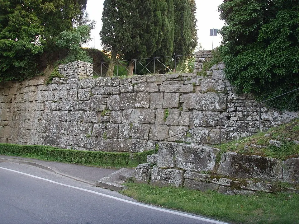 Image: sailko · CC BY 2.5 remparts de Fiesole