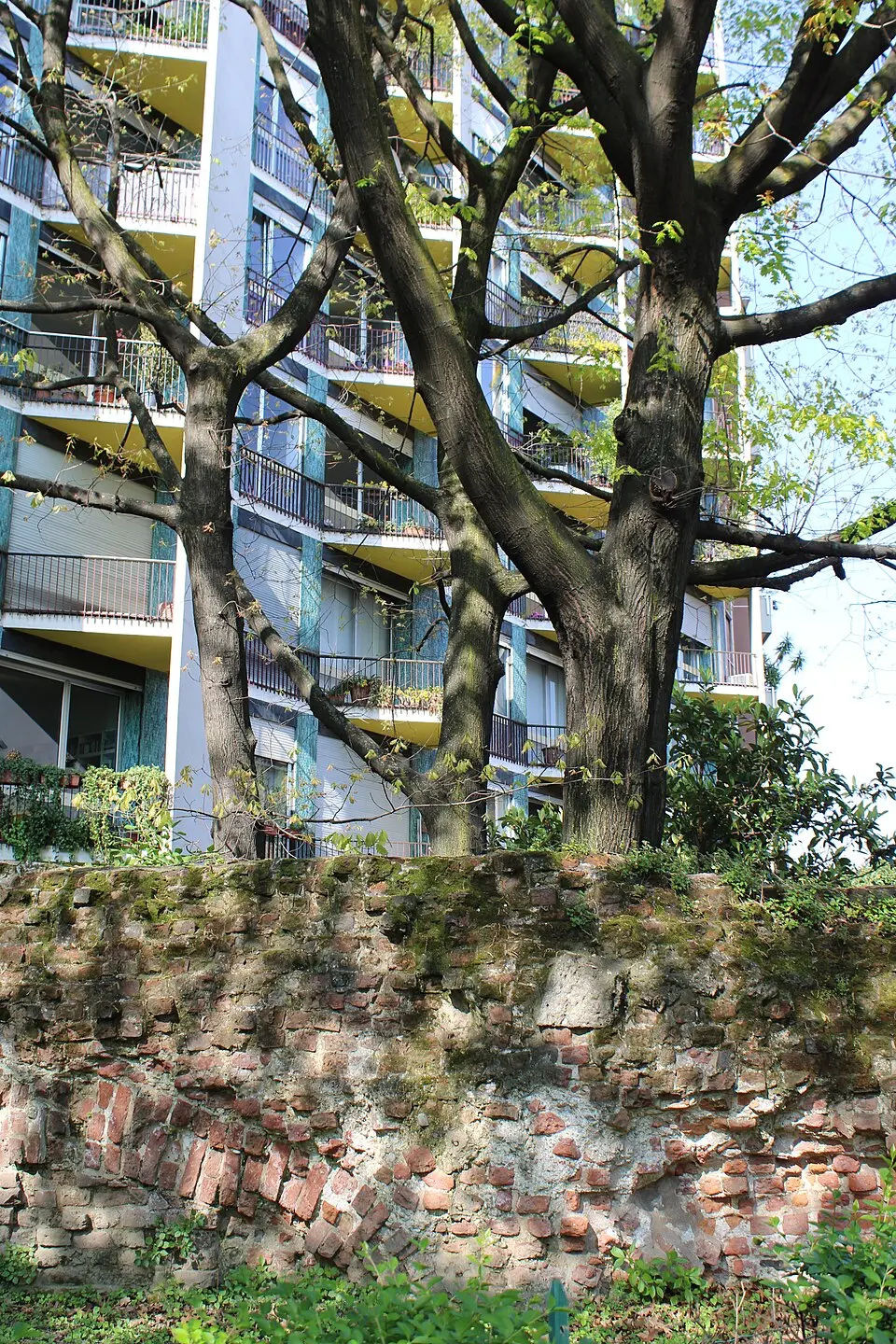 Palazzo Caccia Dominioni (Viale B. d'Este)