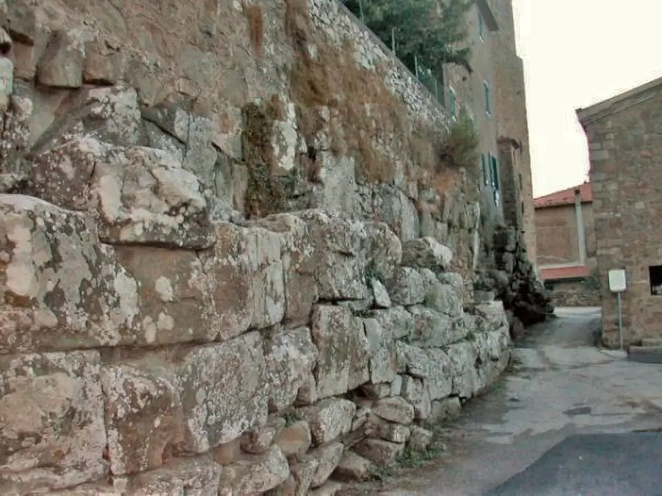 mura di Vetulonia
