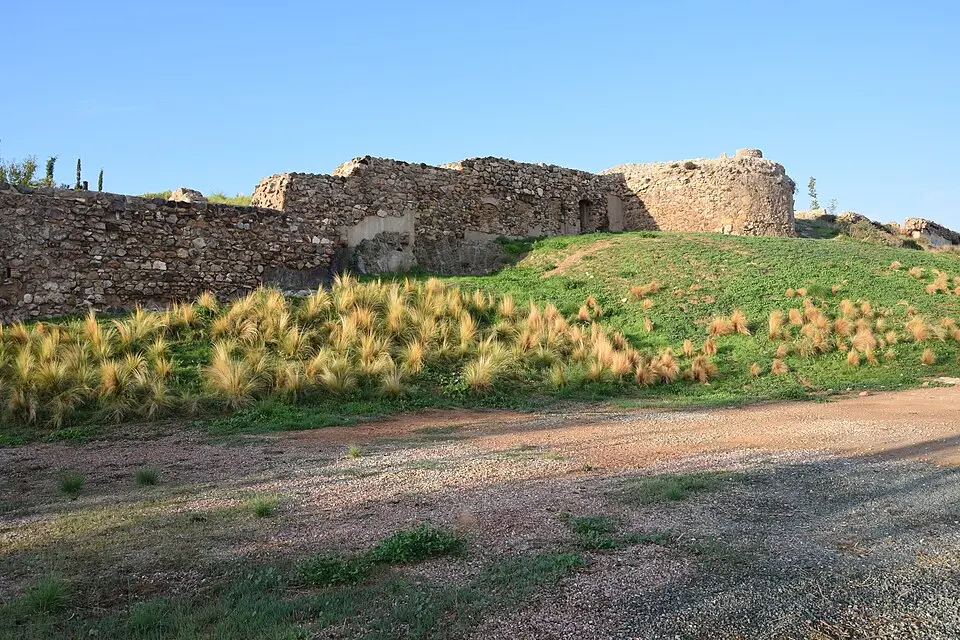 Obrázok: Tordo12 · CC BY-SA 4.0 muralla del Deán