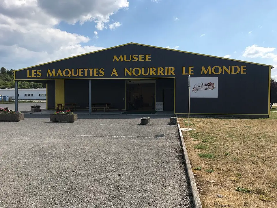 Musée des maquettes à nourrir et courir le monde