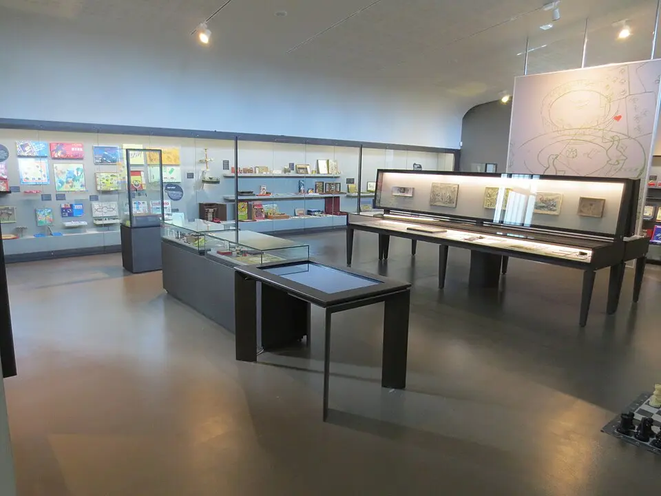 Obrázok: Arnaud 25 · CC BY-SA 3.0 musée du jouet de Moirans-en-Montagne