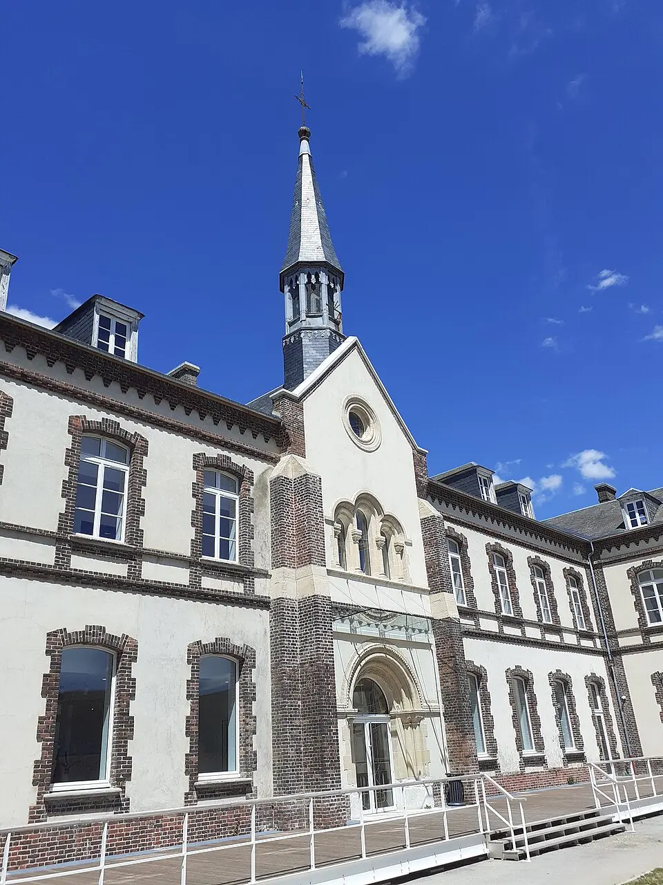 Obrázok: Totorvdr59 · CC BY-SA 4.0 Musée du Verre François Décorchemont