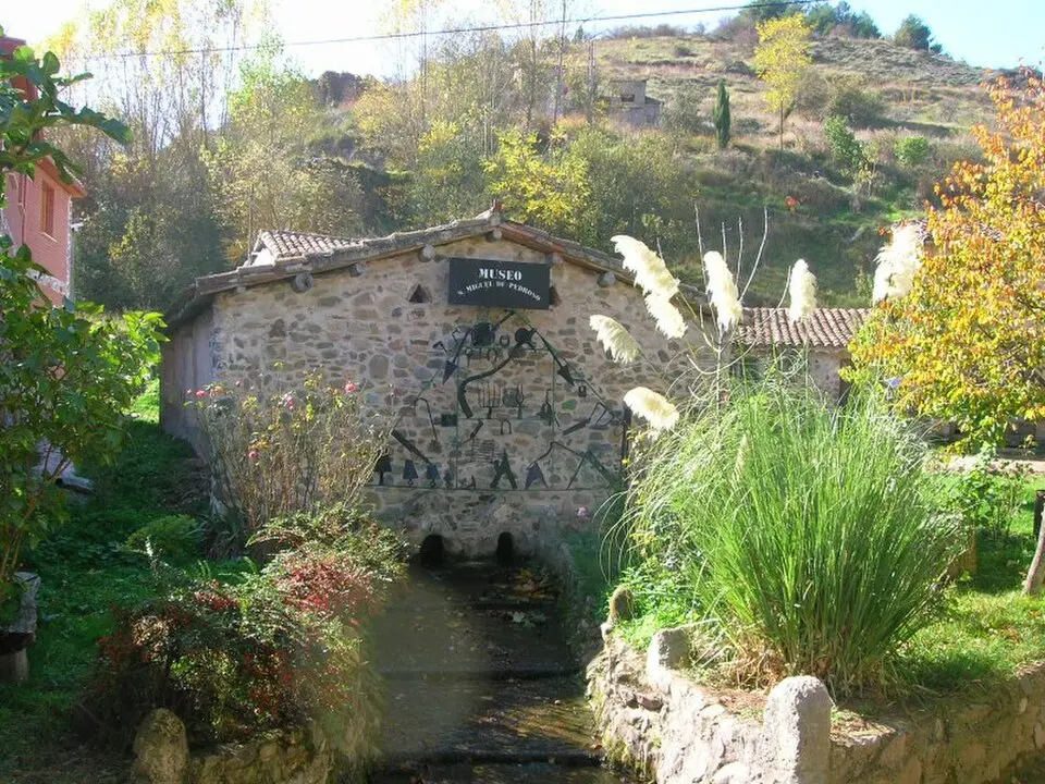 Monasterio de San Miguel de Pedroso