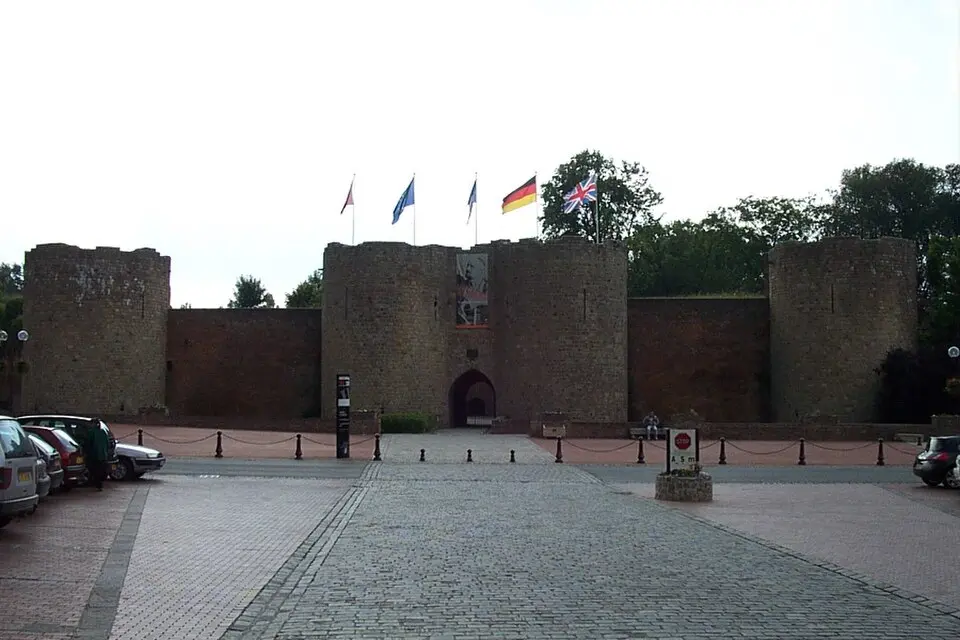 Obrázok: Chris at Dutch Wikipedia · CC BY-SA 3.0 château-fort de Péronne