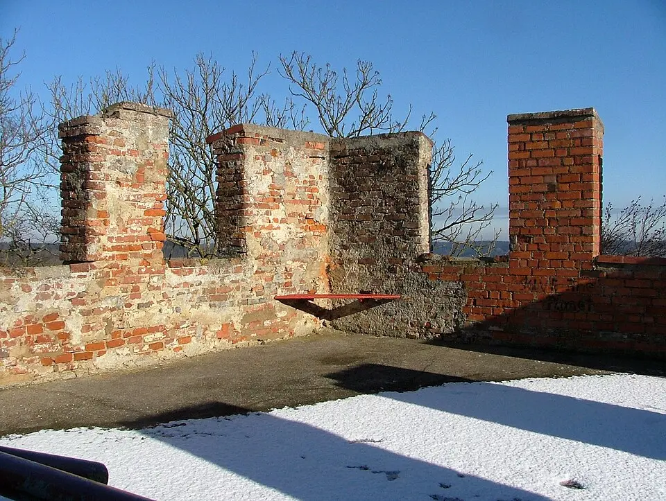 Image: Richard Mayer · CC BY-SA 3.0 Burgruine Altenschönegg