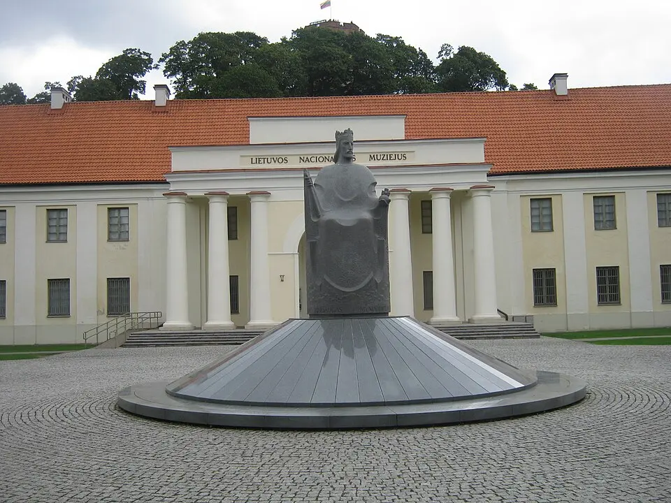 Karaliaus Mindaugo paminklas Vilniuje