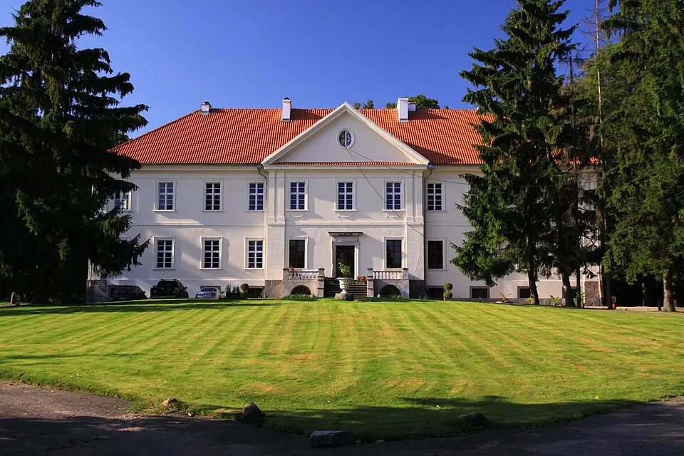 Pałac w Nakomiadach