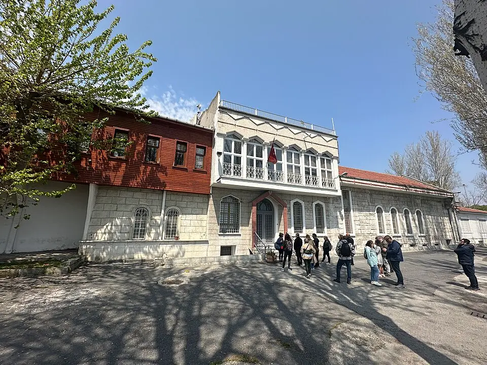 Narlıkapı Surp Hovhannes Kilisesi