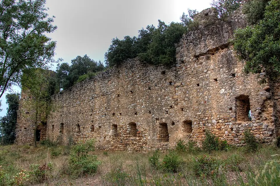 Bild: Albert Sarola Juanola · CC BY-SA 3.0 ES Castillo de Navata