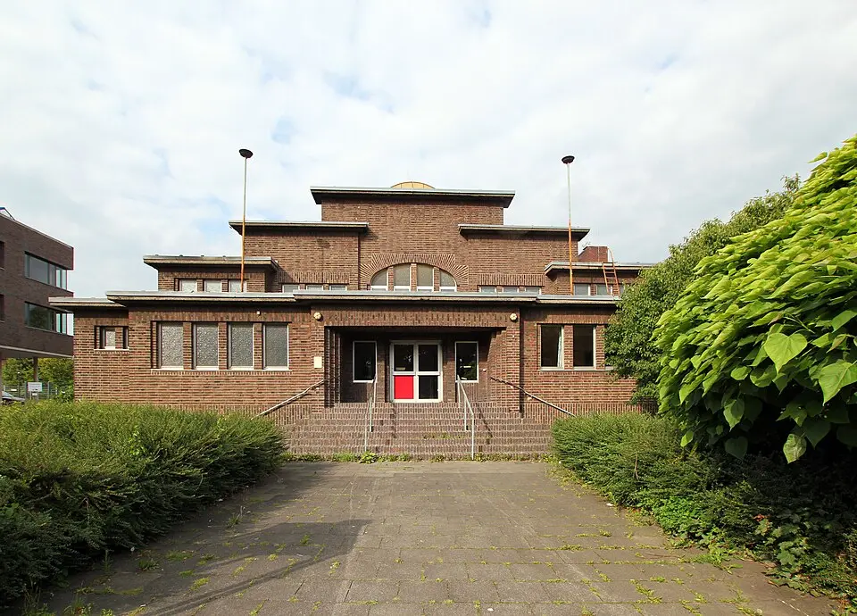 Bild: HOWI - Horsch, Willy · CC BY 3.0 Schwimmbad Alt-Hürth