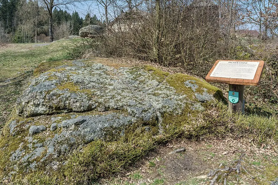 Obrázok: Isiwal · CC BY-SA 3.0 AT Pechölstein beim Großdöllnerhof
