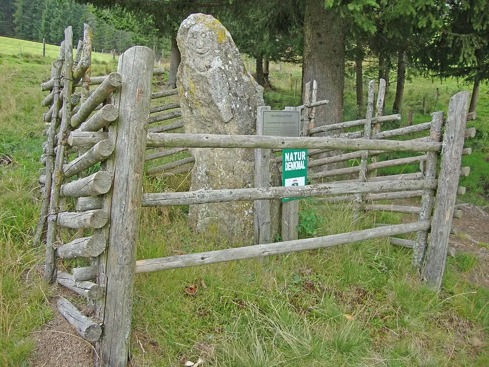 Flurdenkmal Steinernes Weibl