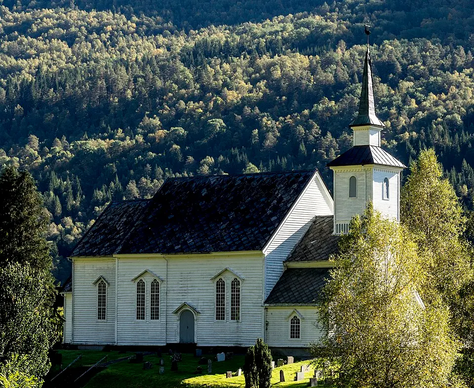 Nedstryn kirke