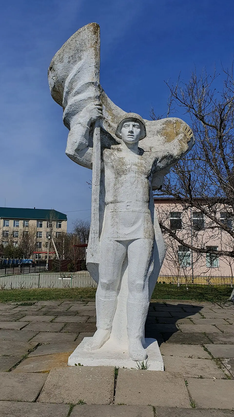 Monument în memoria consătenilor căzuți în 1941-1945