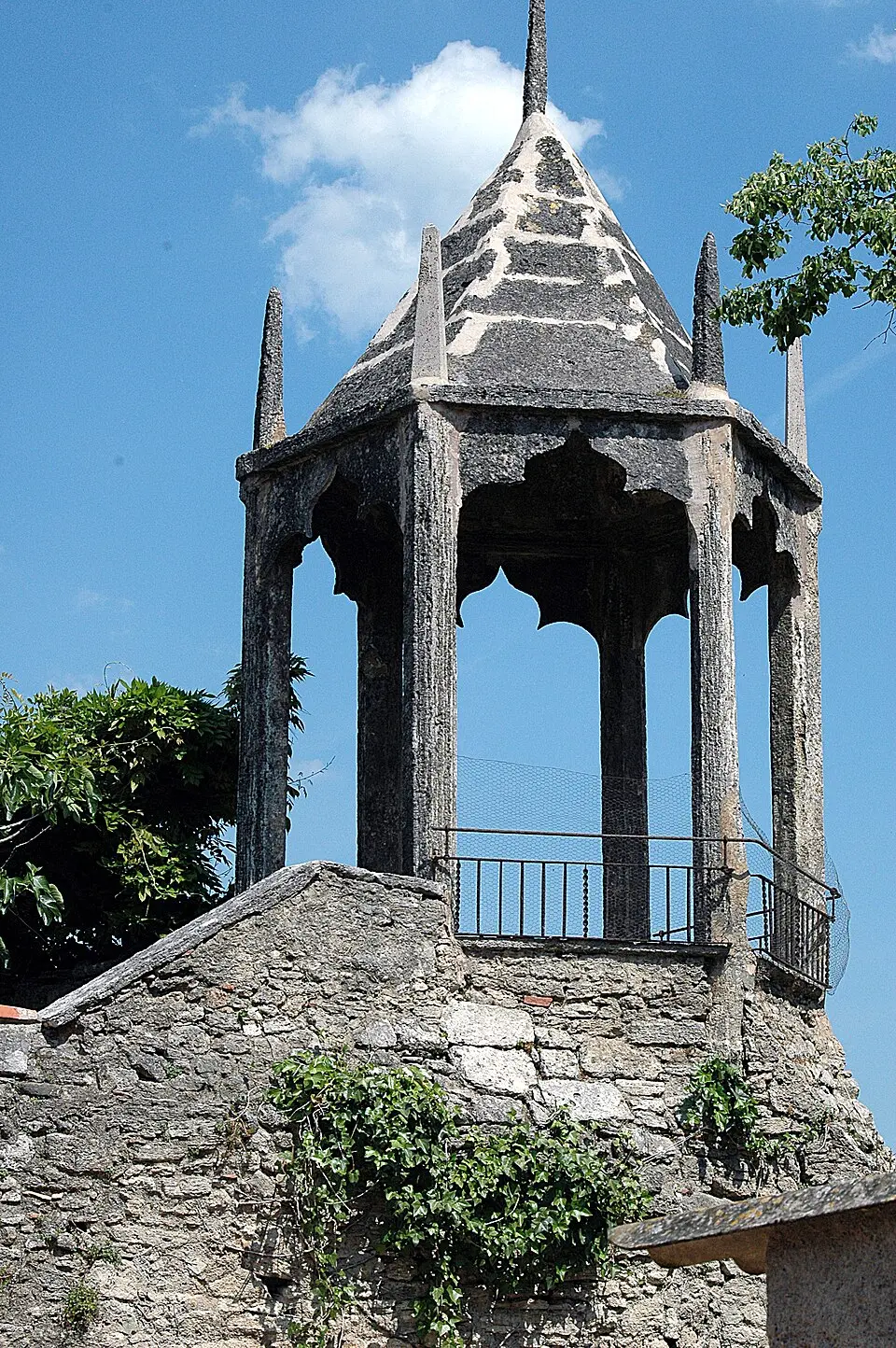 Bild: Enfo · CC BY-SA 3.0 Muralla de Banyoles