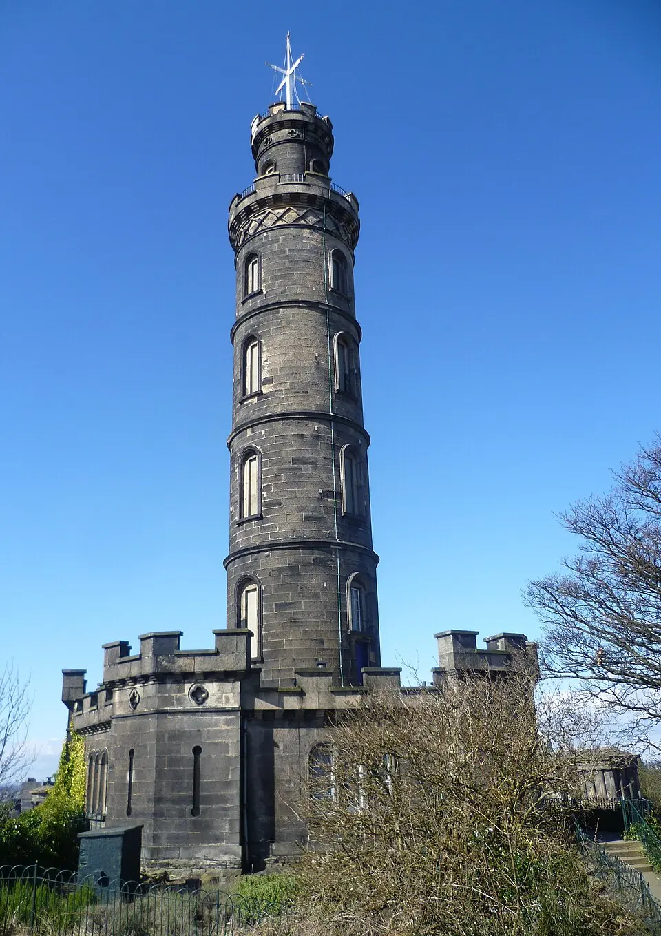 Nelson Monument auf dem Calton Hill.