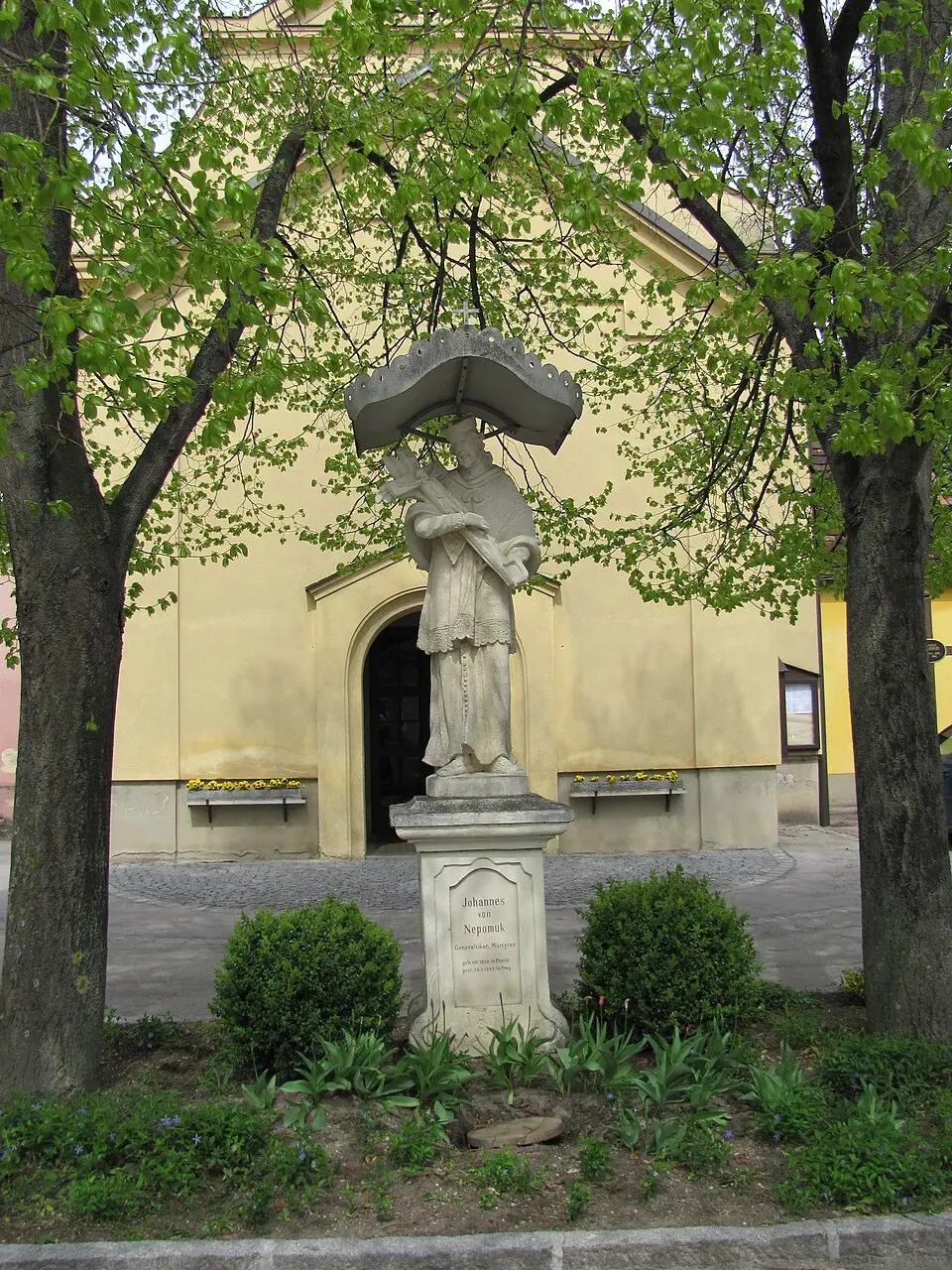 Image: Dr. Sigrid von Osten (talk) · CC BY-SA 3.0 AT Johannes Nepomuk-Figur