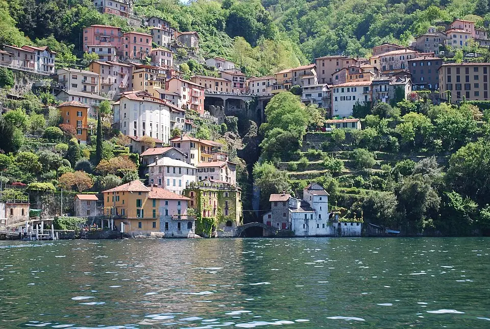 Immagine: Civvì · CC BY-SA 4.0 Nesso