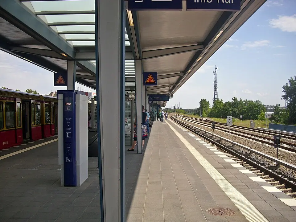 Bahnhof Berlin-Adlershof