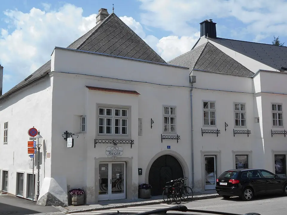 Slika: Clemens Mosch · CC BY-SA 4.0 Bürgerhaus Rathausplatz Neulengbach