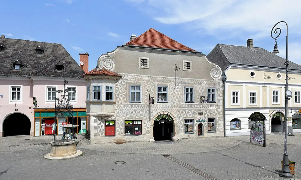 Wohn- und Geschäftshaus