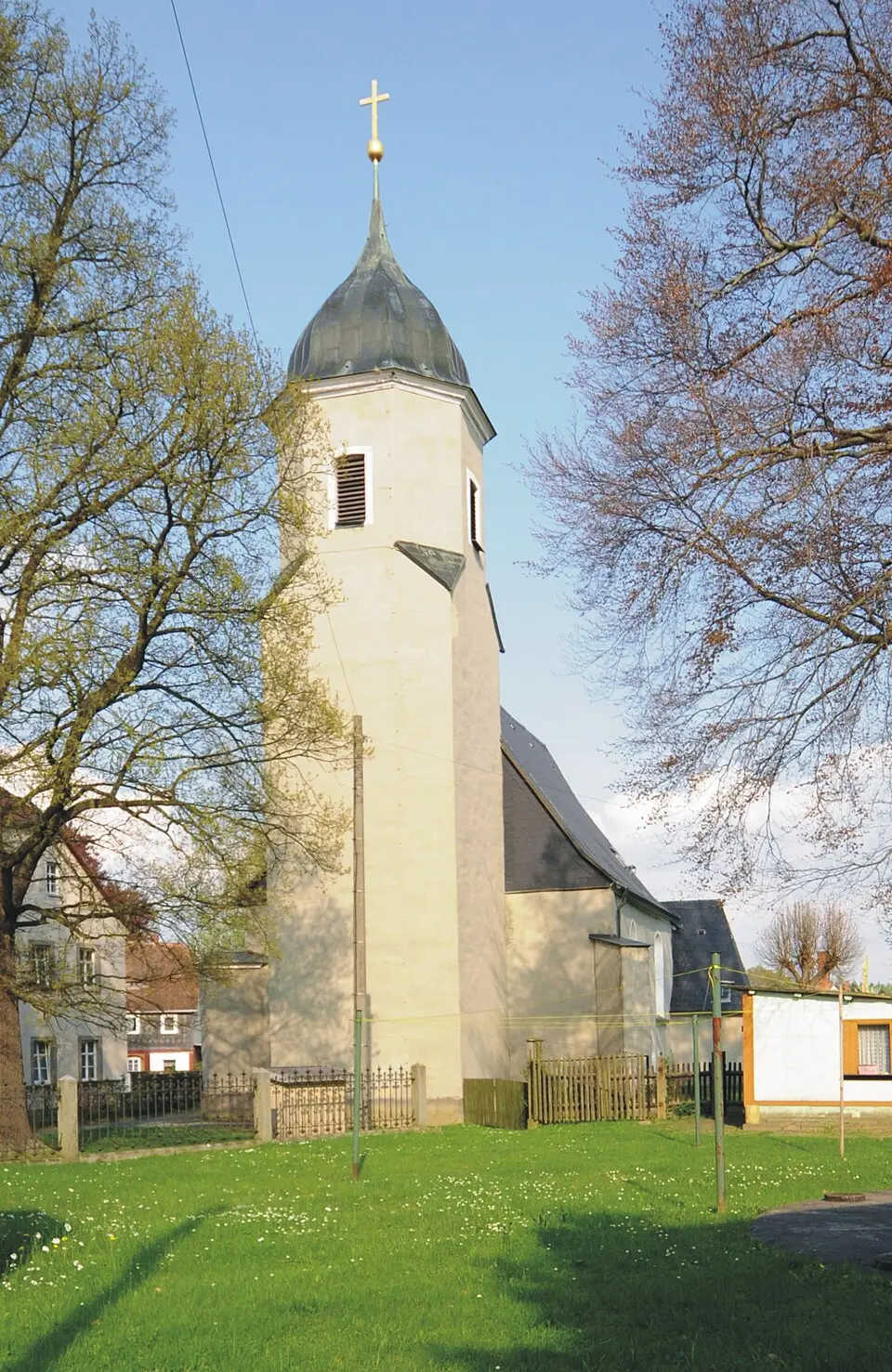 Bild: Lysippos · CC BY-SA 3.0 Dreifaltigkeitskirche Neusalza