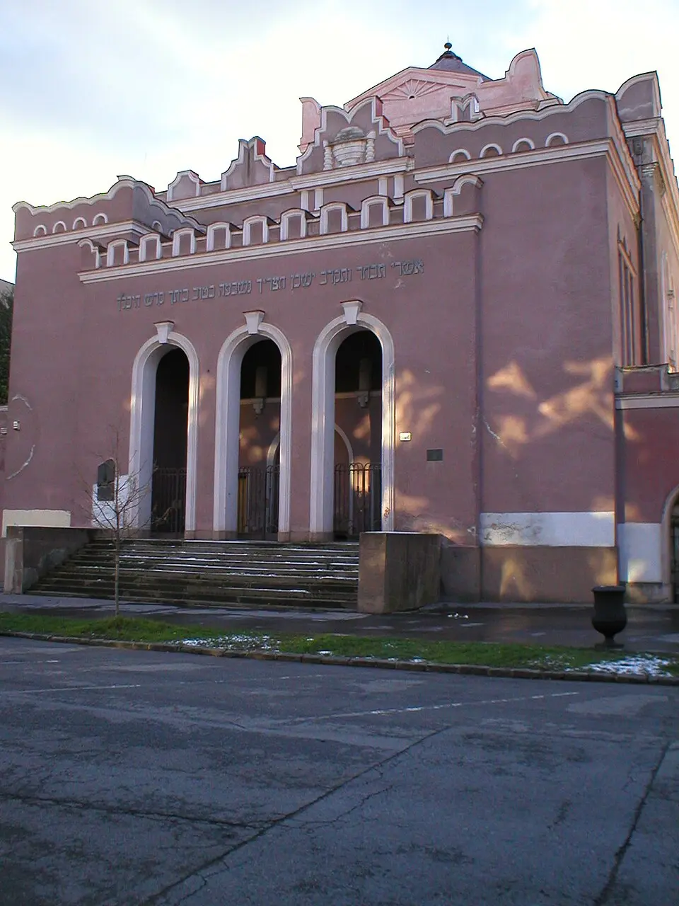 Bild: Marian Gladis, Picture from English Wikipedia · Public domain Neue orthodoxe Synagoge (Košice)