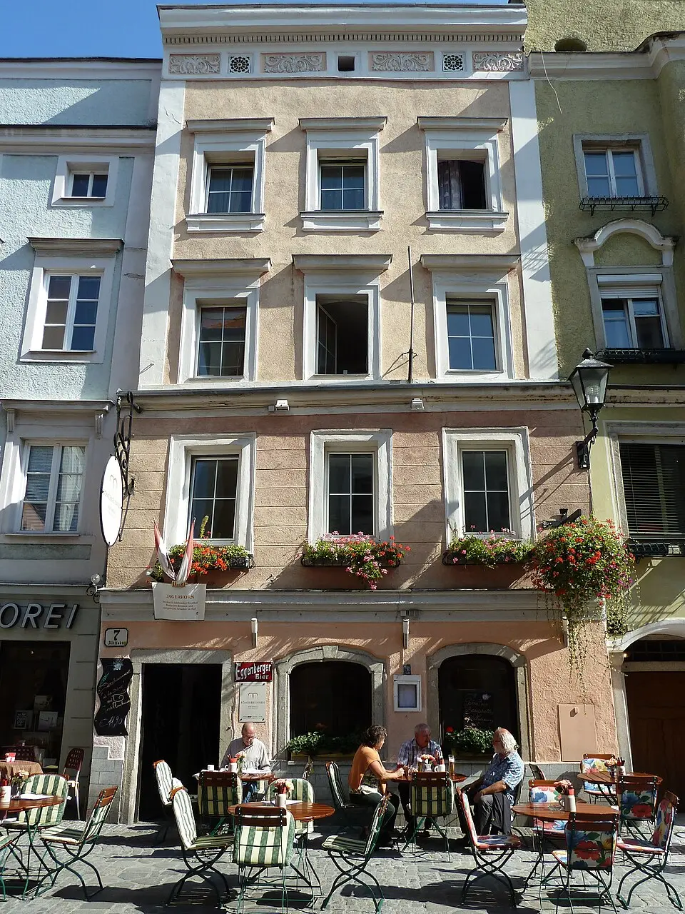 Slika: Yolo (talk) · CC BY-SA 3.0 AT Gasthaus Herz As/ehem. Stadt Triest