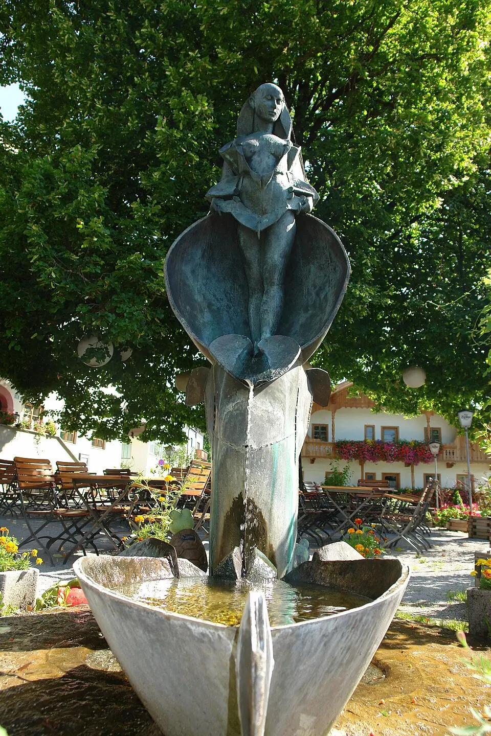 Dorfbrunnen beim Gasthof Altwirt