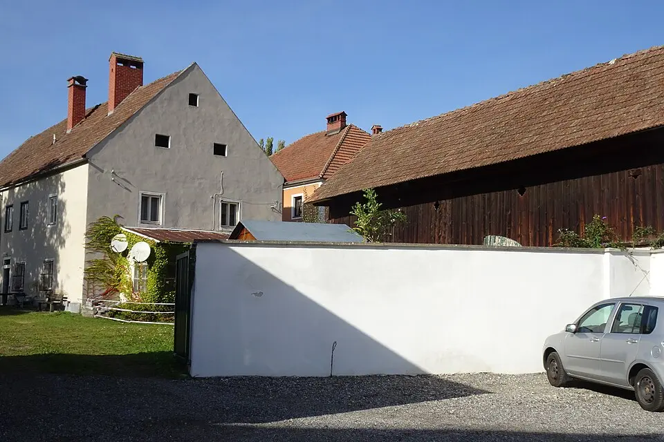 Pfarrhof mit Wirtschaftsgebäude
