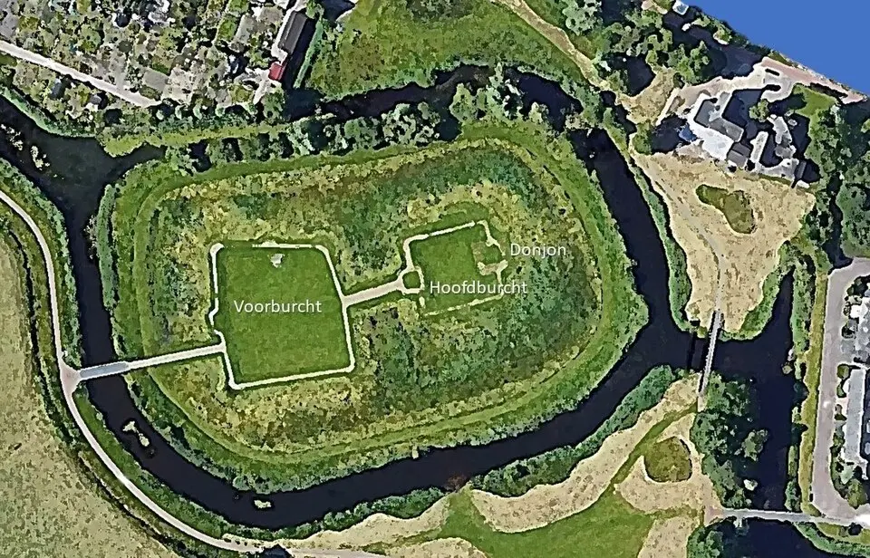 Kép: Chescargot · CC BY-SA 4.0 Overblijfselen Kasteel Nieuwburg