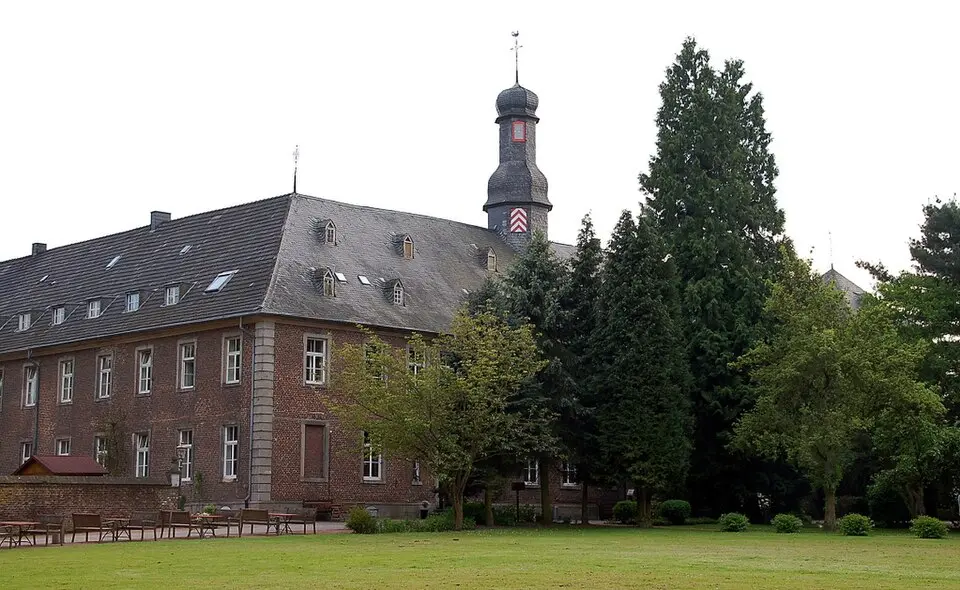 Obrázok: Kateer · CC BY-SA 3.0 Franziskanerterziarenkloster St. Nikolaus, Jüchen