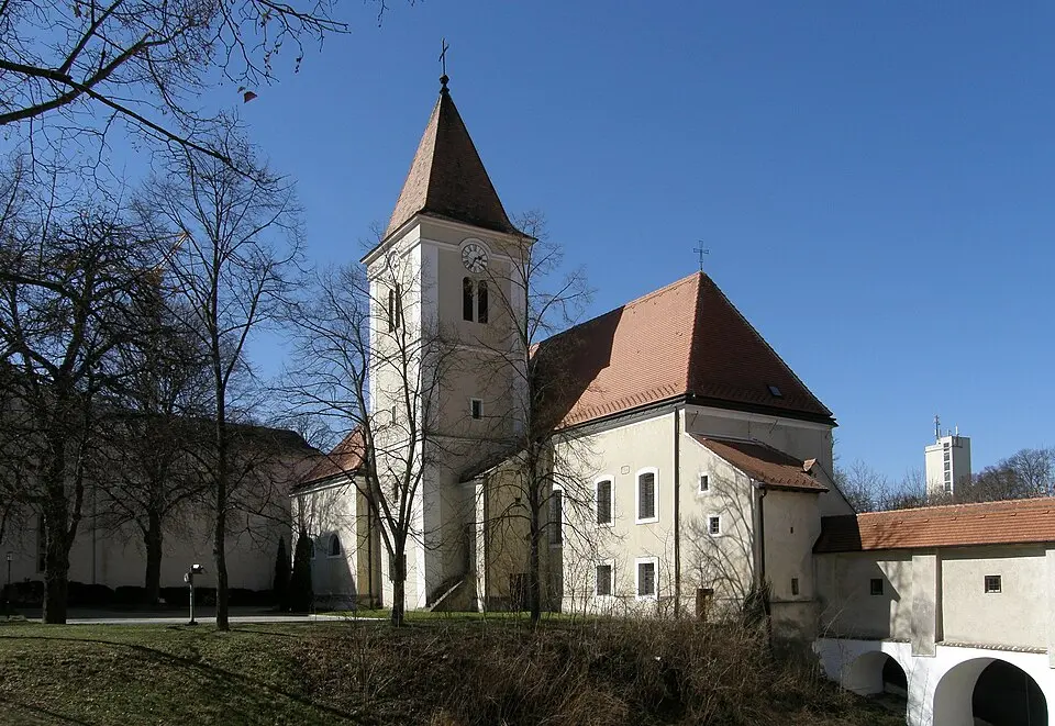 Image: JonnyBrazil (talk) · CC BY-SA 3.0 AT Pfarrkirche