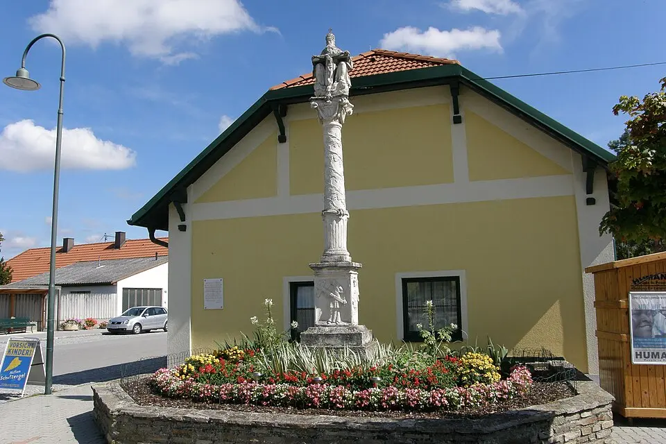 Pest-/Dreifaltigkeitssäule, Gnadenstuhl