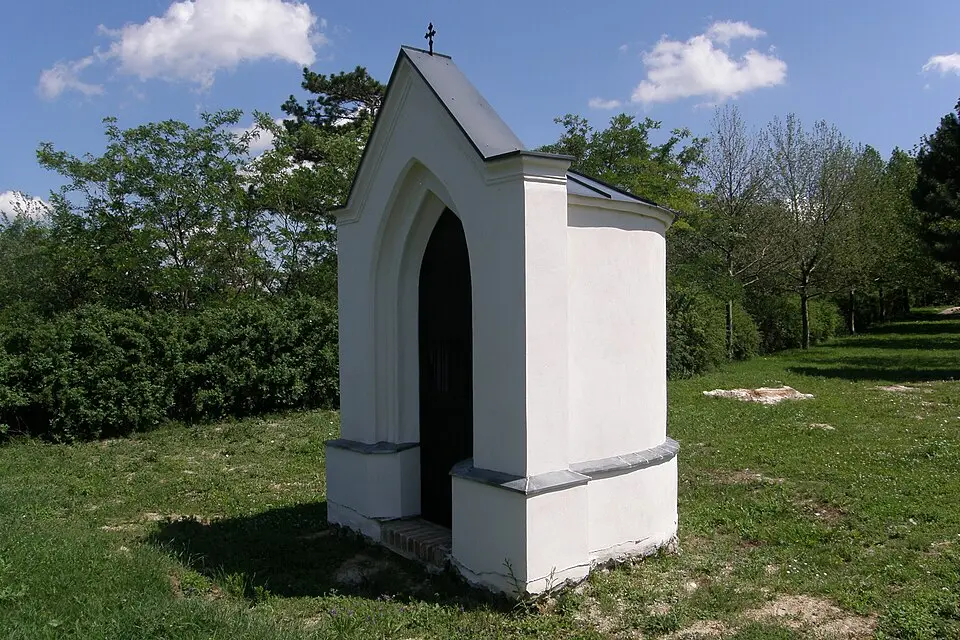 Image: JonnyBrazil (talk) · CC BY-SA 3.0 AT Flur-/Wegkapelle