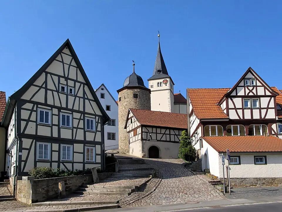 Obrázok: Bbb · CC BY-SA 3.0 Nordheim vor der Rhön