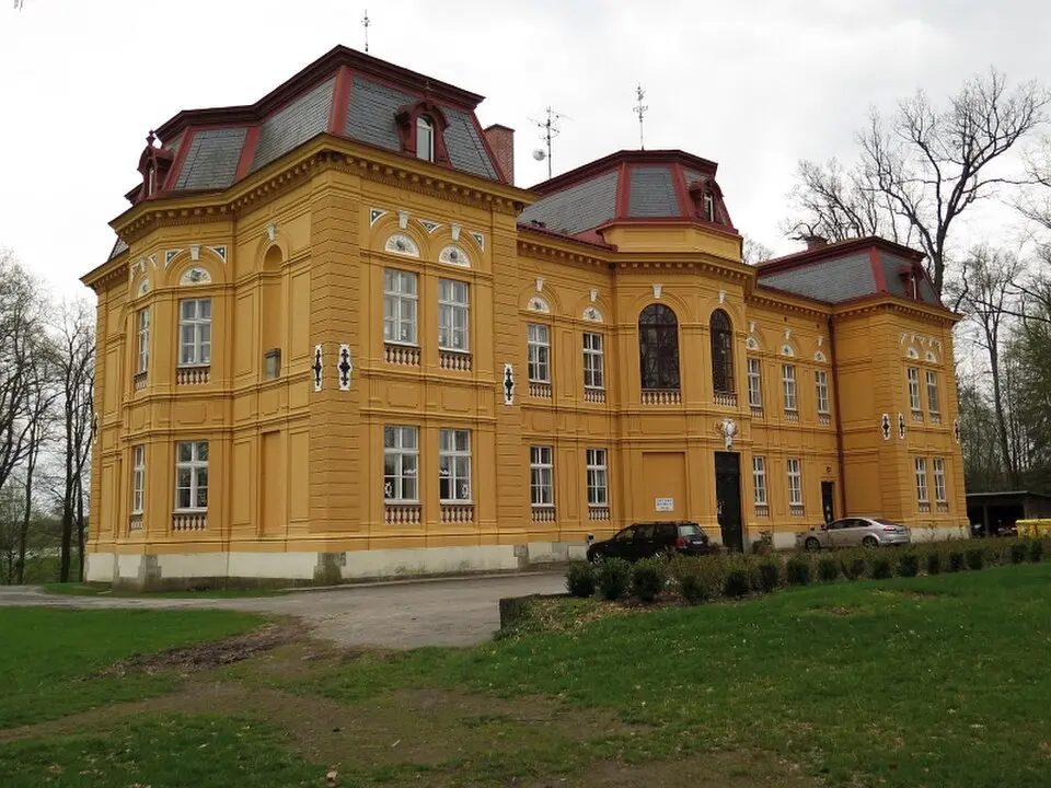 Obrázek: Sovicka169 · CC BY-SA 4.0 Zámek Nová Ves u Chotěboře