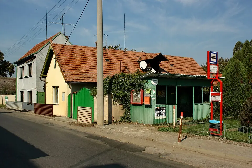 Image: Pavel Hrdlička (Czech Wikipedia user Packa) · CC BY-SA 3.0 Nový Vestec
